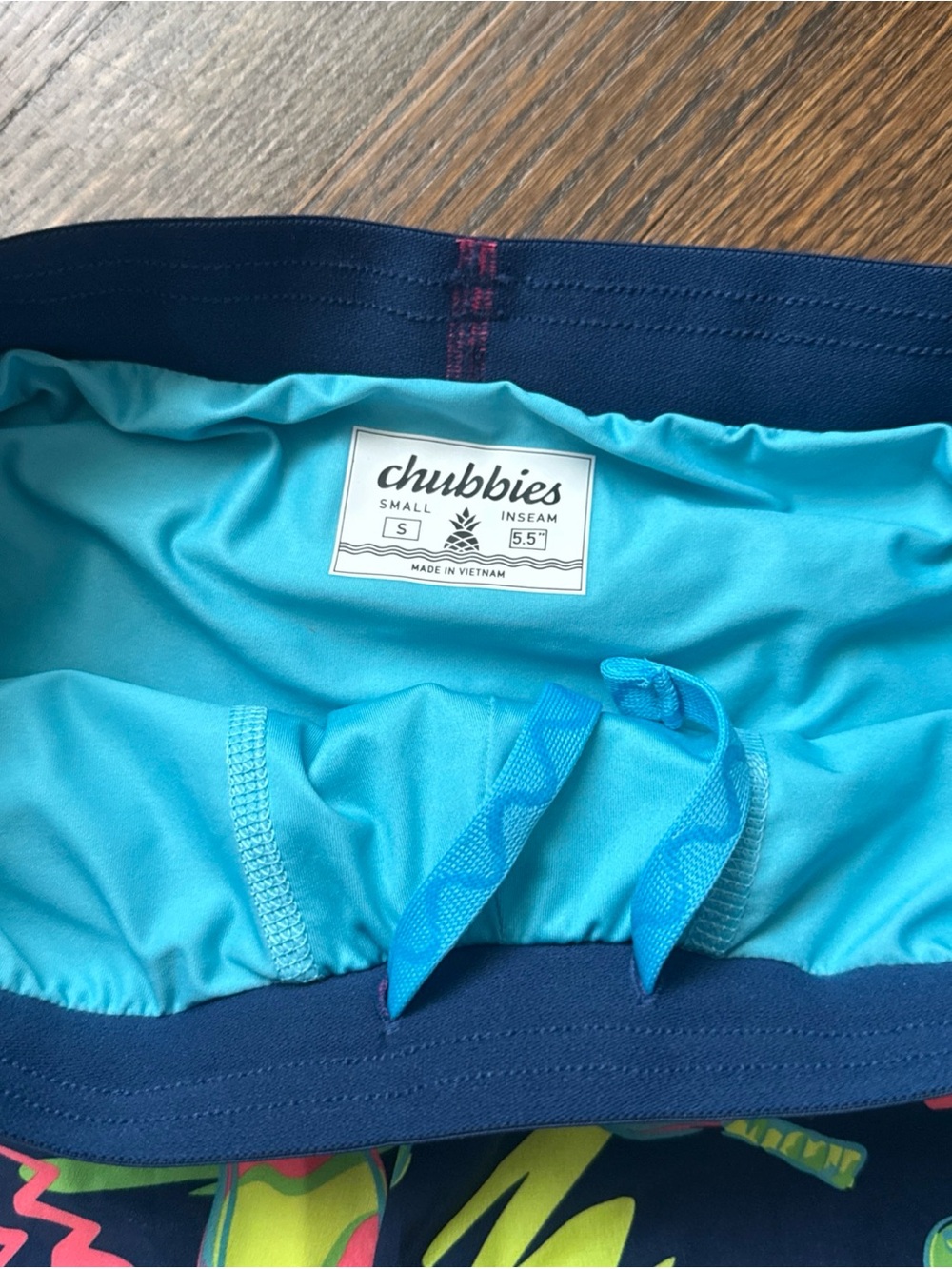 Chubbies Men’s Pickleball Shorts Gym Neon 5.5” Inseam - Picture 3 of 4